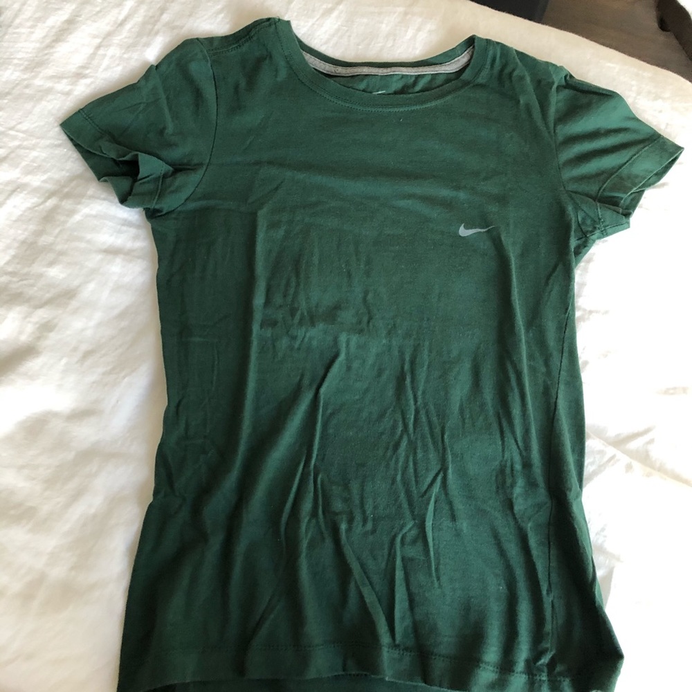 Women’s Nike forest green slim fit t shirt size XS